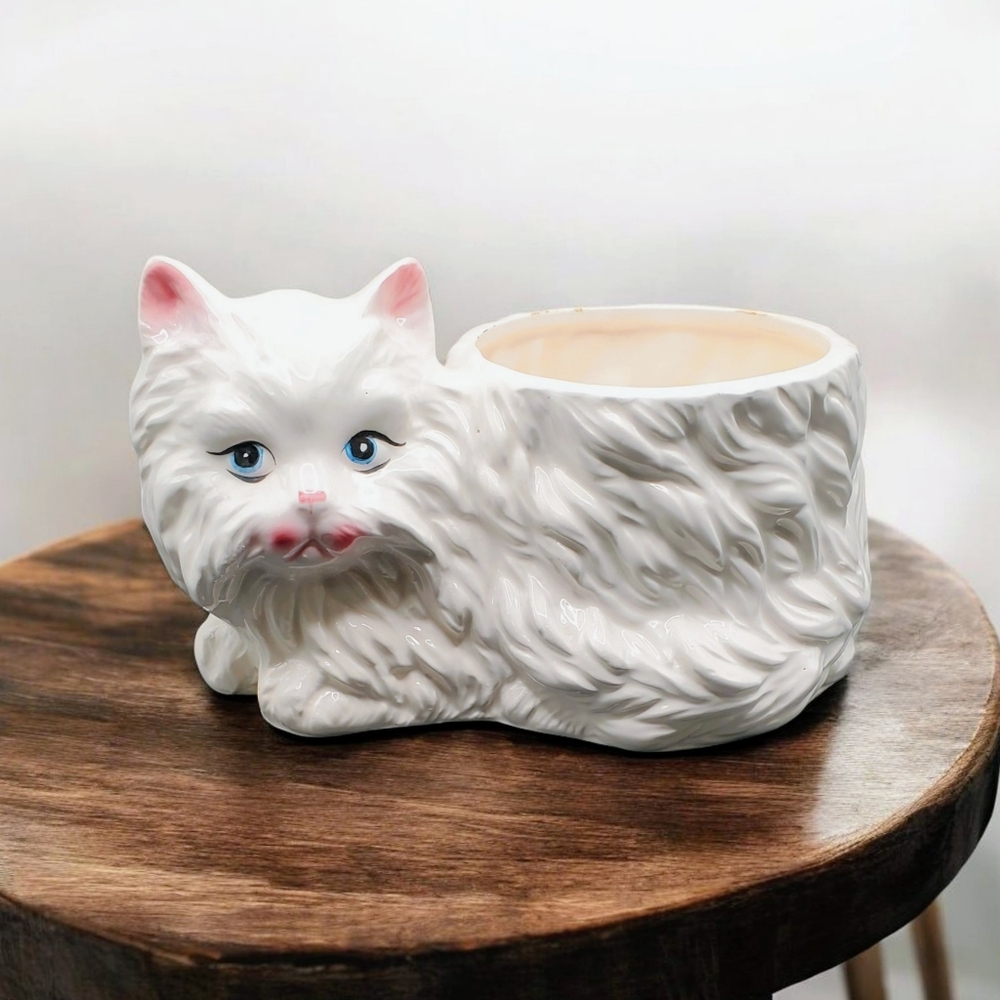 Vintage White Persian Cat Plant / Silk Flower Holder 8"L